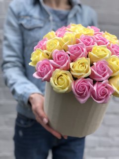 Мыльные розы в коробке желто-розовые — изображение 5
